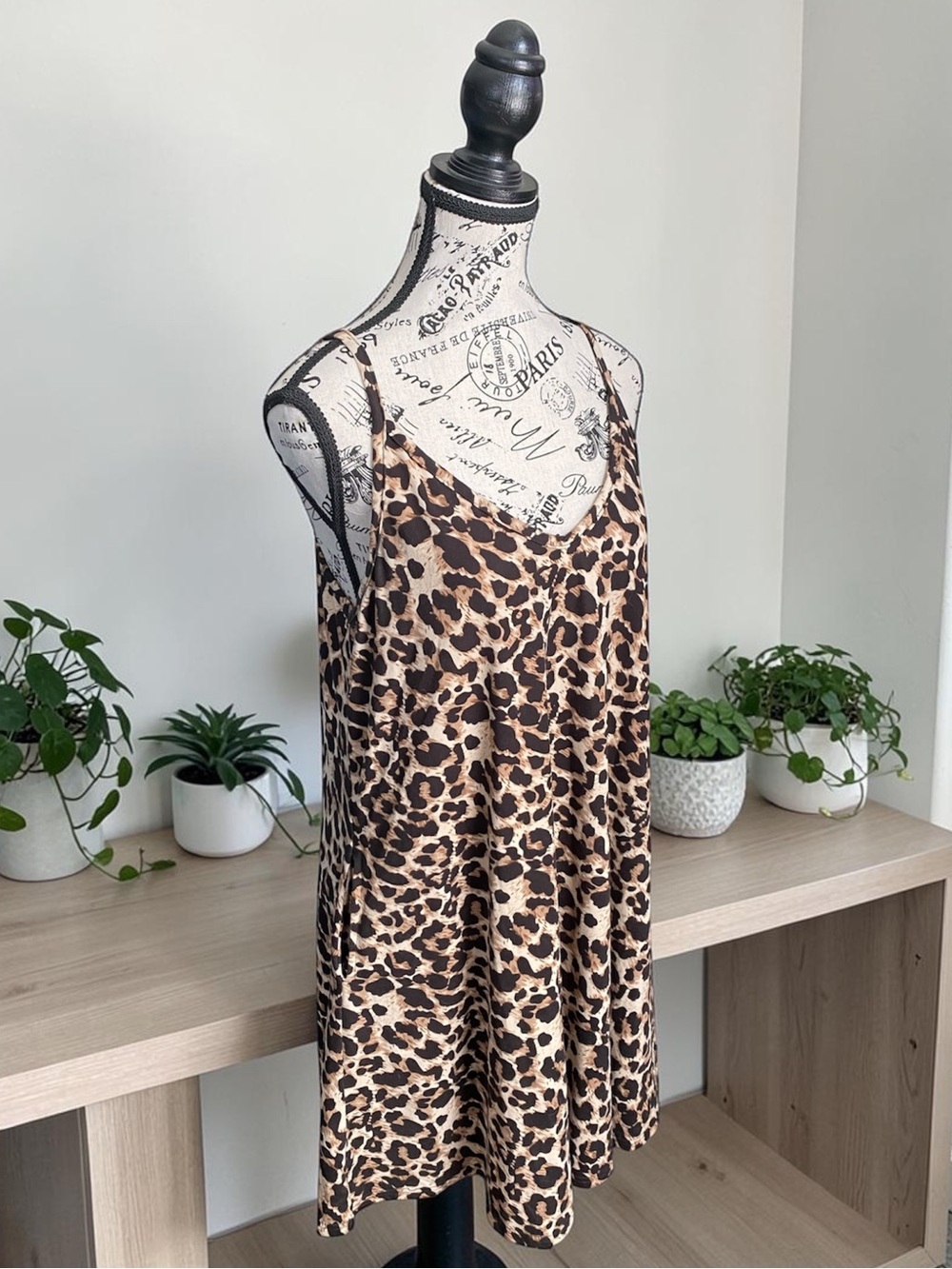 EUC Leopard Print Swing Dress Soft Flowy Spaghetti Strap Pockets Size Large - Picture 5 of 12